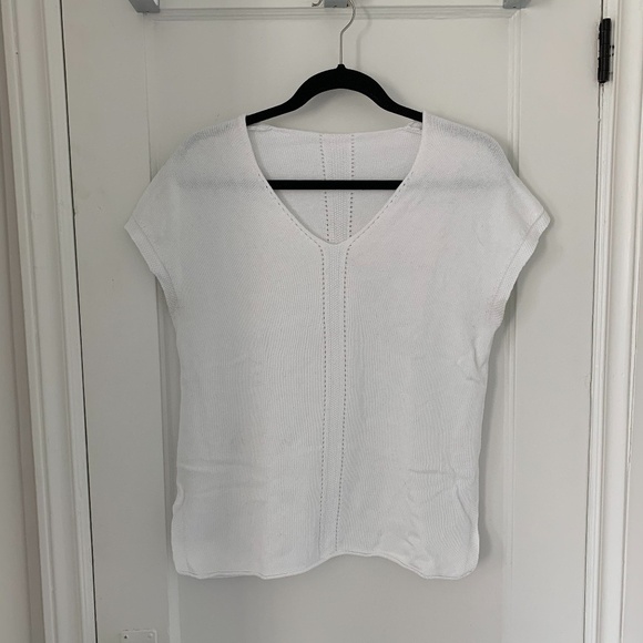 Tops - cotton white knit shirt - S